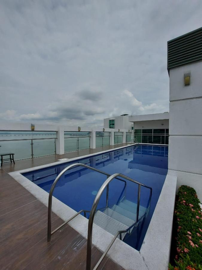 Apartamento Vista Al Rio Puerto Santana Riverfront 1 Guayaquil Extérieur photo