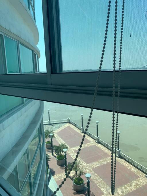 Apartamento Vista Al Rio Puerto Santana Riverfront 1 Guayaquil Extérieur photo